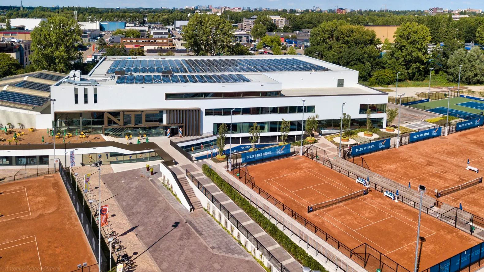 新メンバー募集！女性中心のテニスサークル